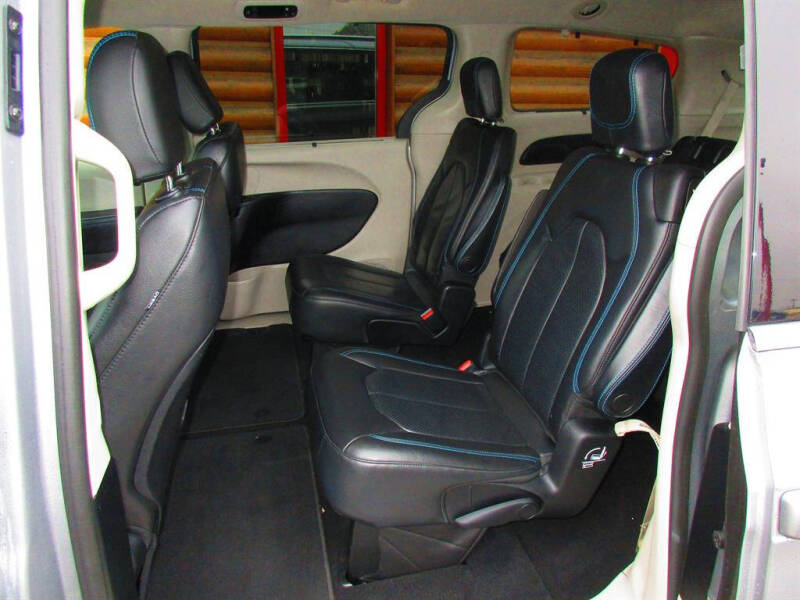 2021 Chrysler Pacifica Touring L