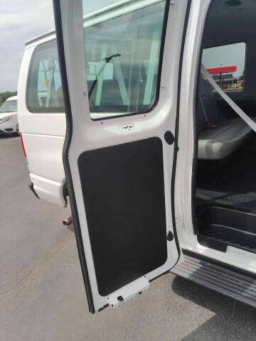 2013 Ford E-Series E-350 SD XL