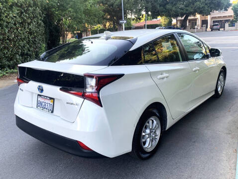2020 Toyota Prius LE