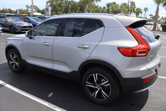 2023 Volvo XC40 B5 Plus Bright Theme