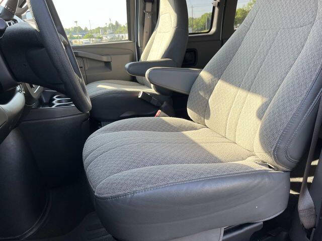 2024 Chevrolet Express LT 3500