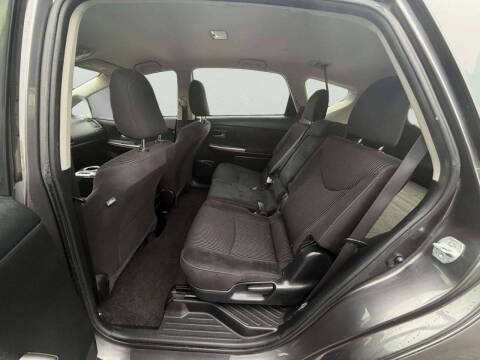 2017 Toyota Prius v Five