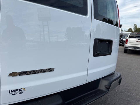 2025 Chevrolet Express 2500