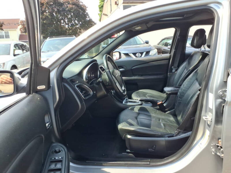 2013 Chrysler 200 Limited