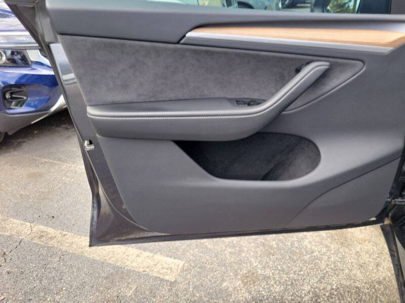 2025 Tesla Model Y Performance