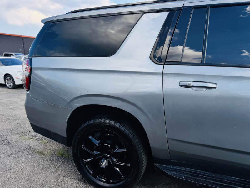 2023 Chevrolet Suburban RST