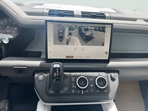 2025 Land Rover Defender 90 P400 X-Dynamic SE