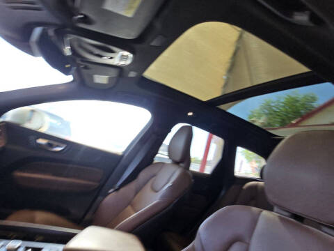 2021 Volvo XC60 T5 Momentum