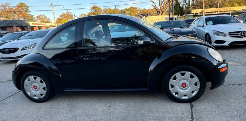 2010 Volkswagen New Beetle Base photo 5