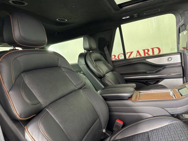 2025 Lincoln Navigator Black Label