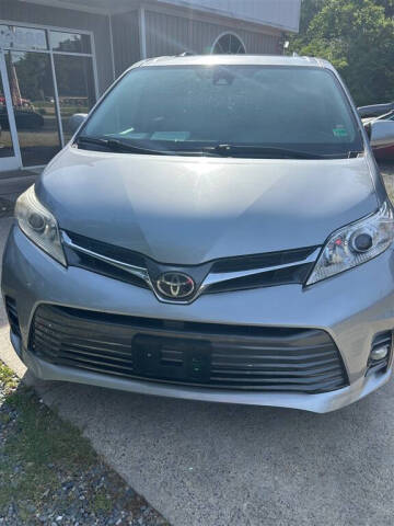 2018 Toyota Sienna Limited Premium 7-Passenger