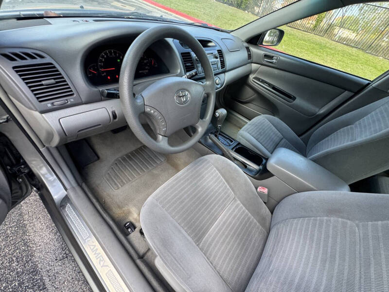 2005 Toyota Camry Standard