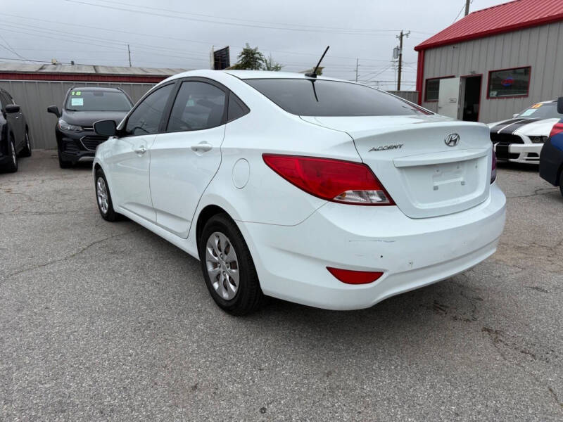 2016 Hyundai Accent SE