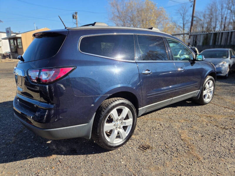 2017 Chevrolet Traverse LT