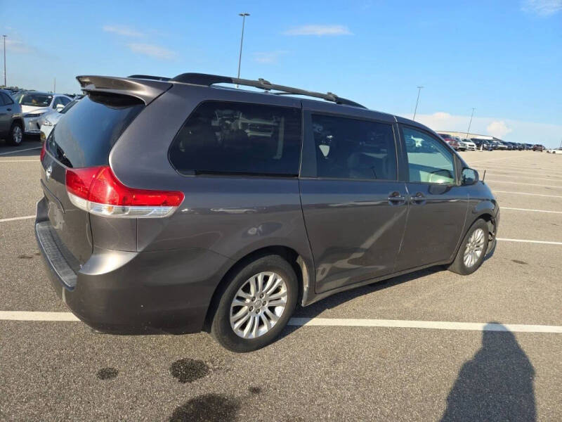 2011 Toyota Sienna