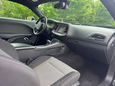 2015 Dodge Challenger SXT