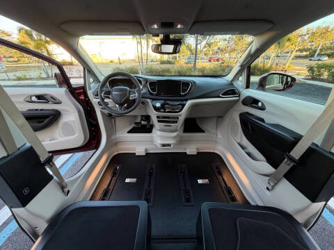 2022 Chrysler Pacifica Touring L