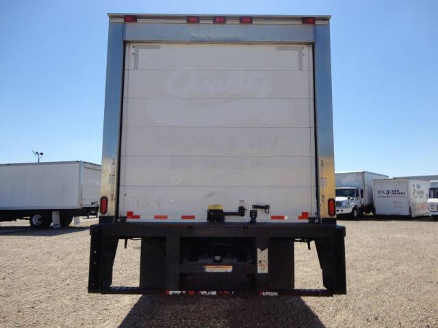 2021 Freightliner M2 106