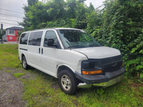 2004 Chevrolet Express for sale at MMM786 Inc in Plains PA