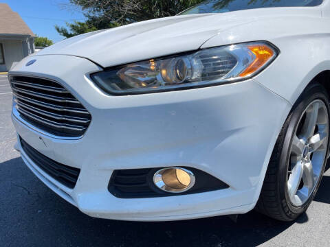 2015 Ford Fusion SE