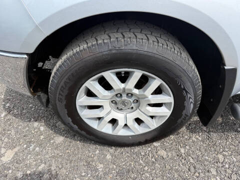 2009 Nissan Frontier LE