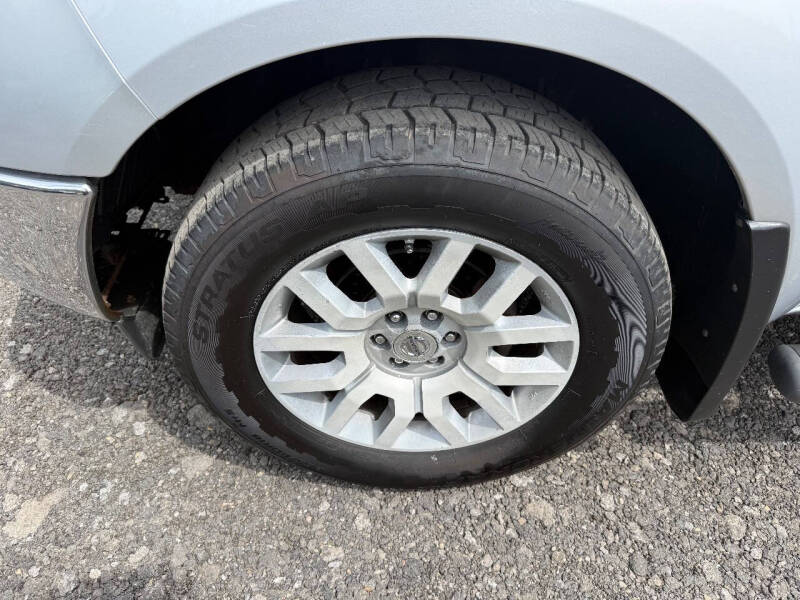 2009 Nissan Frontier LE