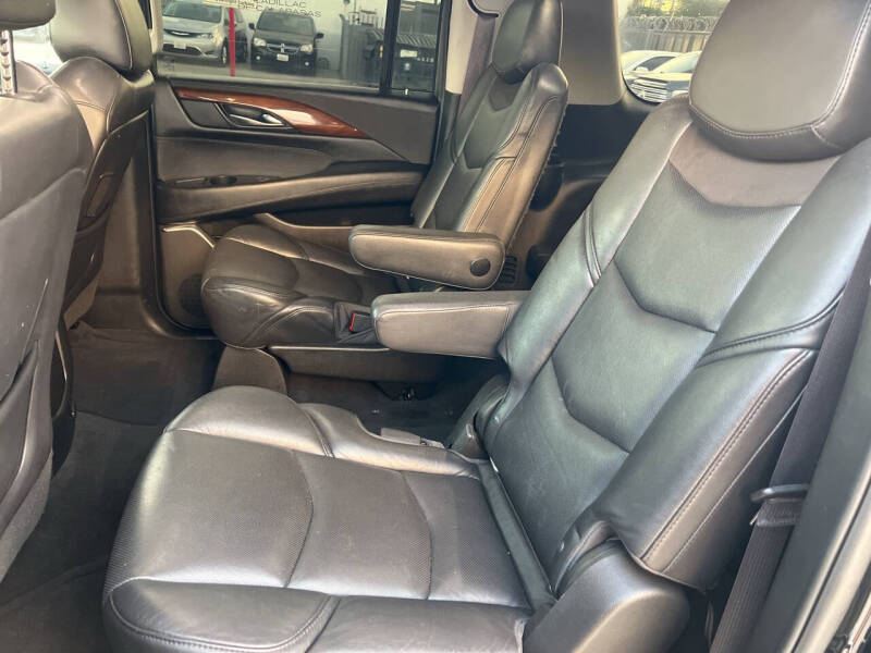 2017 Cadillac Escalade ESV Luxury