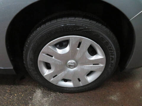 2010 Nissan Versa 1.8 S
