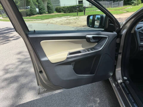 2016 Volvo XC60 T5 Drive-E Premier