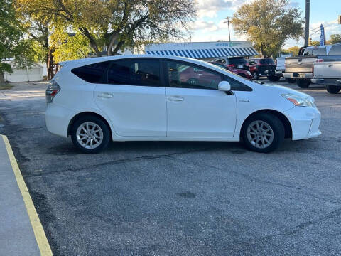 2013 Toyota Prius v Three