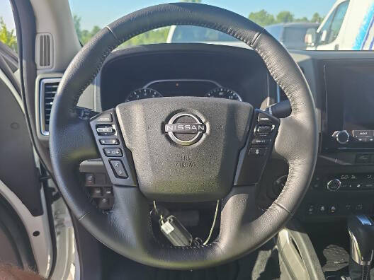 2024 Nissan Frontier SV