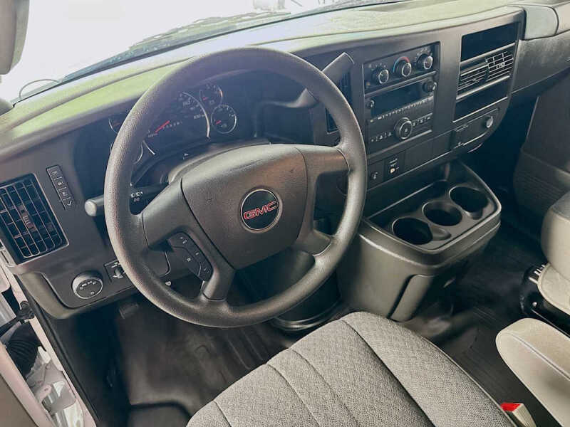 2025 GMC Savana 2500