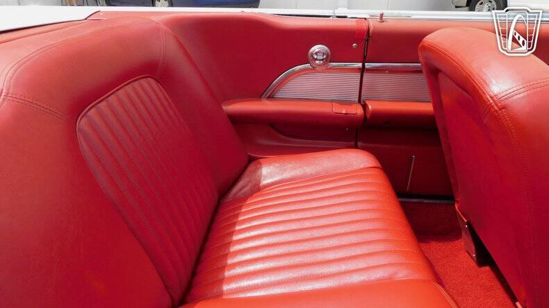 1962 Ford Thunderbird