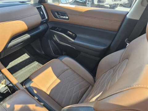 2024 Nissan Pathfinder Platinum