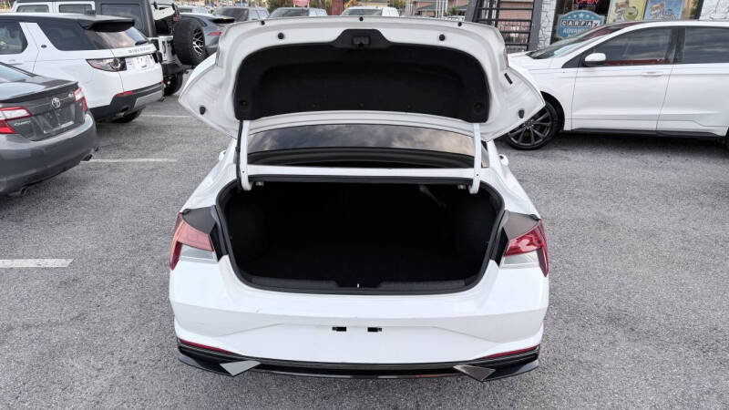 2022 Hyundai Elantra SEL