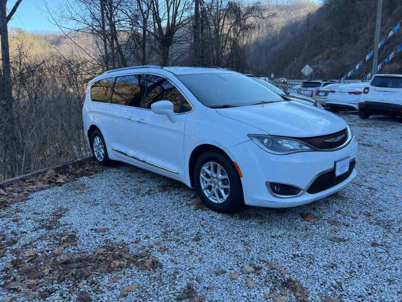 2020 Chrysler Pacifica Touring L's photo