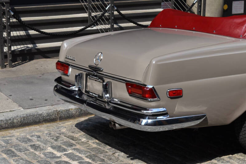 1969 Mercedes-Benz 280-Class