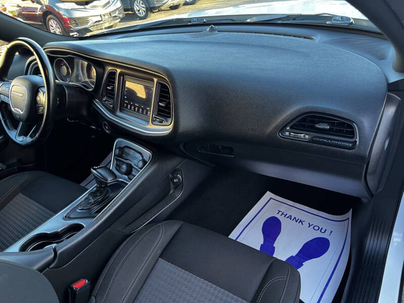 2021 Dodge Challenger SXT