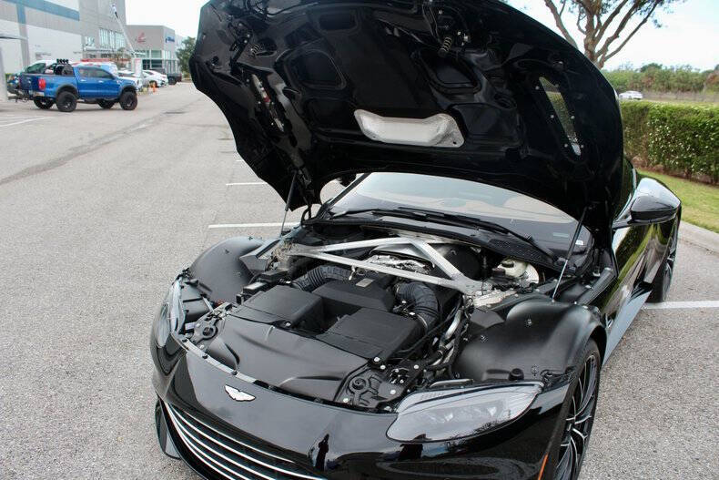 2023 Aston Martin Vantage