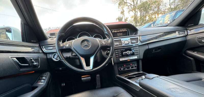 2015 Mercedes-Benz E-Class null photo 27