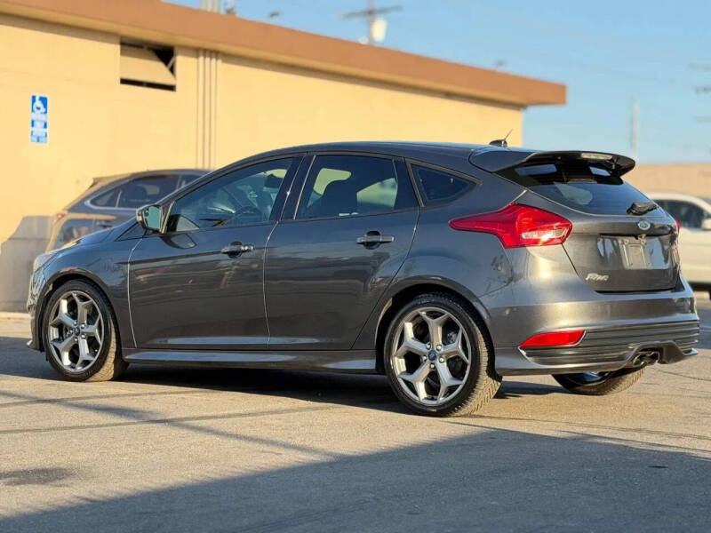 2017 Ford Focus ST