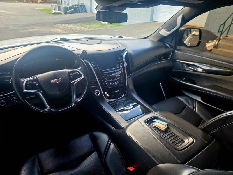 2020 Cadillac Escalade Platinum