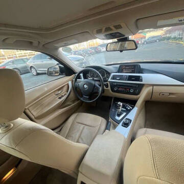 2013 BMW 3 Series 320i