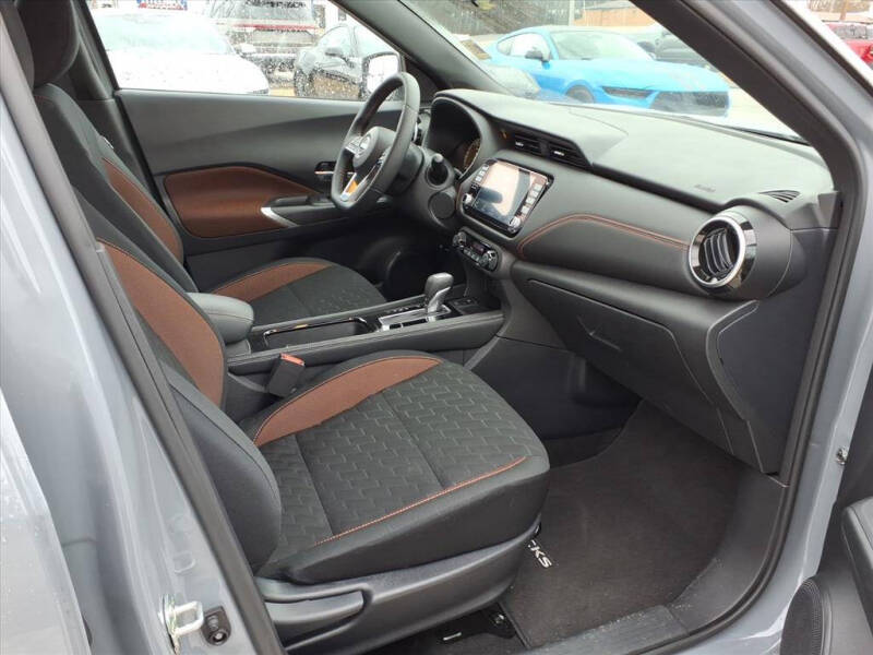 2024 Nissan Kicks SR