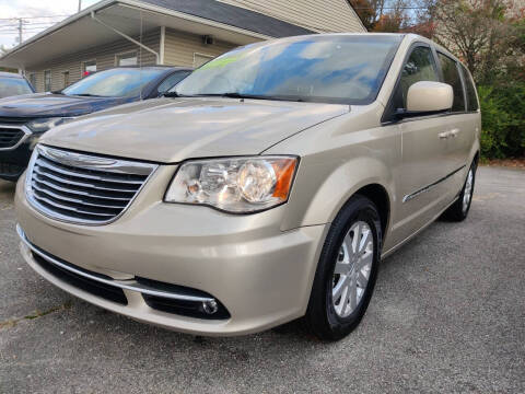 2013 Chrysler Town and Country for sale at Gamble Motor Co in La Follette TN