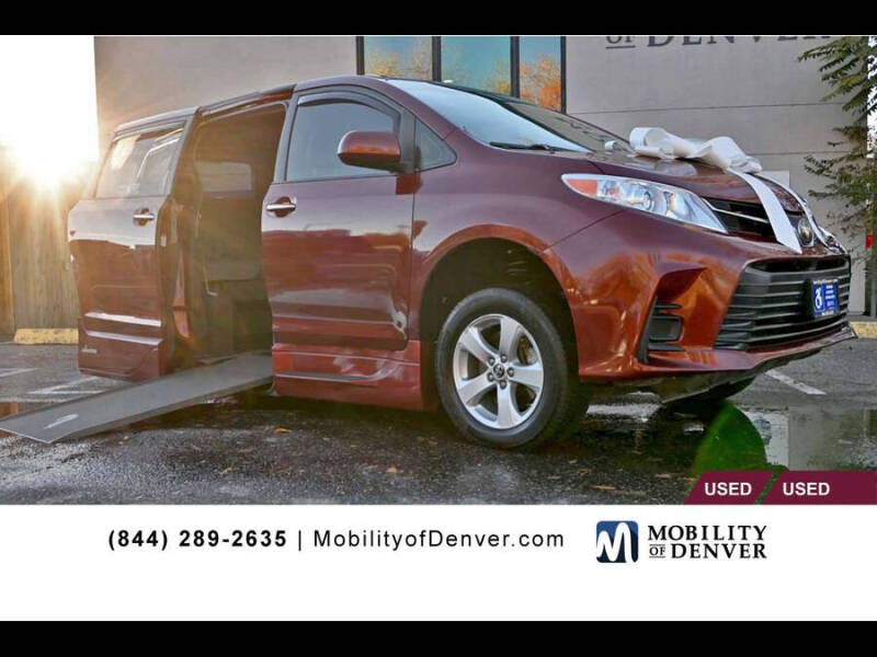 2018 Toyota Sienna for sale at CO Fleet & Mobility in Denver CO