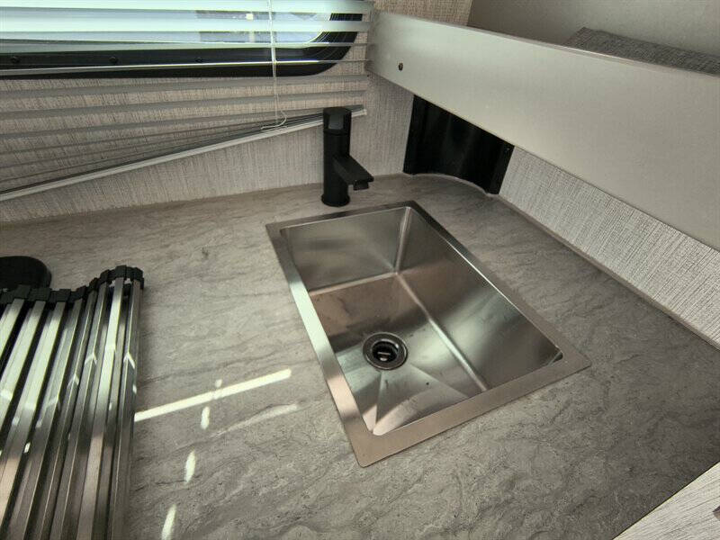 2022 Palomino ROGUE EB-1