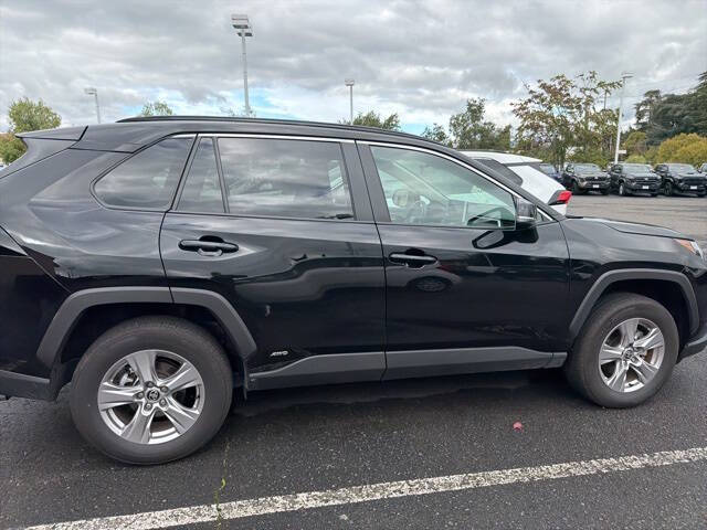 2025 Toyota RAV4 Hybrid XLE