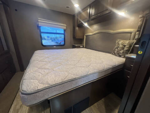 2019 Thor Motor Coach Hurricane