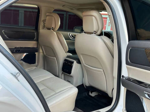 2017 Lincoln Continental Select